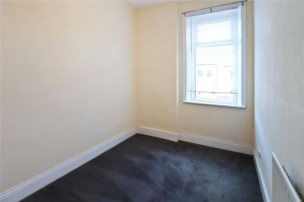 3 bedroom flat to rent - Photo 1