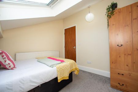 3 bedroom apartment to rent - Photo 5