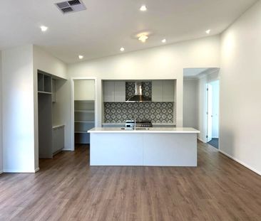 Brand New Four-Bedroom Family Home in Clyde!! - Photo 6