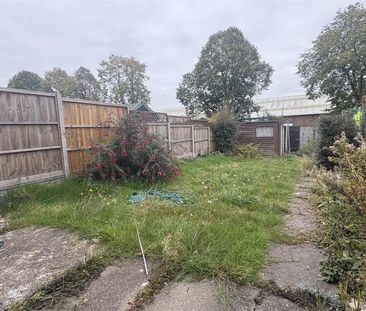 To Let - Photo 4