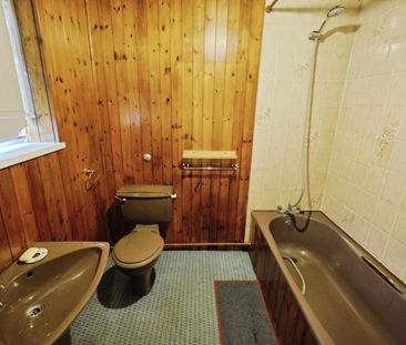 3 bedroom House To Let - Photo 2