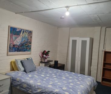 Doncaster East - Photo 1