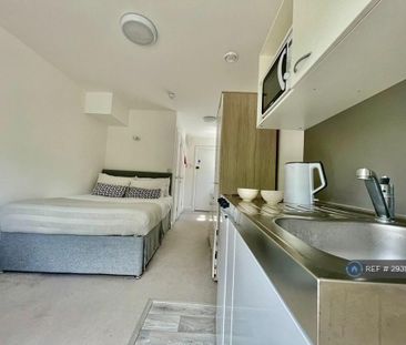Studio to rent - Photo 1