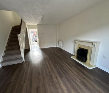 2 bedroom terraced house to rent - Photo 2