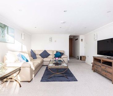 2 bedroom maisonette to rent - Photo 1