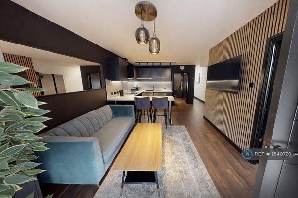1 bedroom in a house share to rent - Photo 1