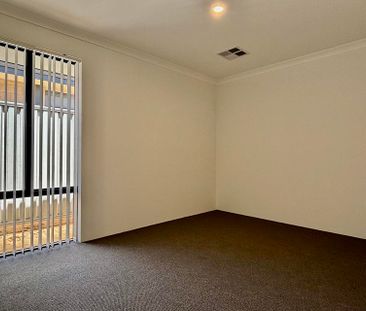 Attractive 4x2 home in whisper quiet location! - Photo 5