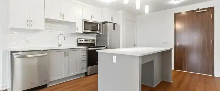 Ballantyne Apartments | 10 Des Oblats Avenue, Ottawa - Photo 1