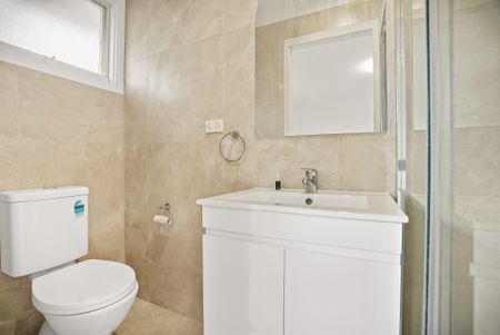 7 Hoad Place, Greystanes NSW 2145 - House For Rent | Domain - Photo 3