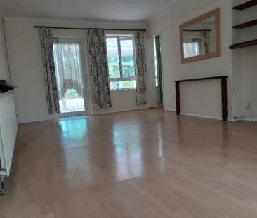 3 Bed Semi-Detached House, Slough Lane, NW9 - Photo 2