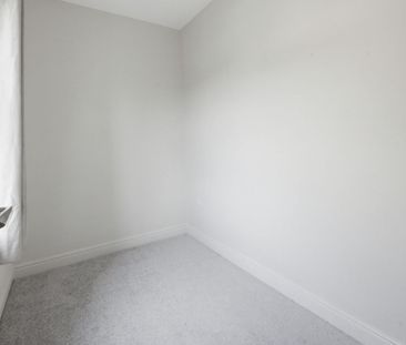 2 Bedroom - Photo 5