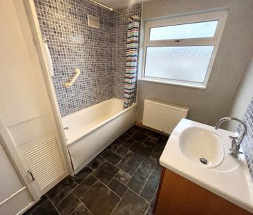 Farnworth Grove - Photo 1