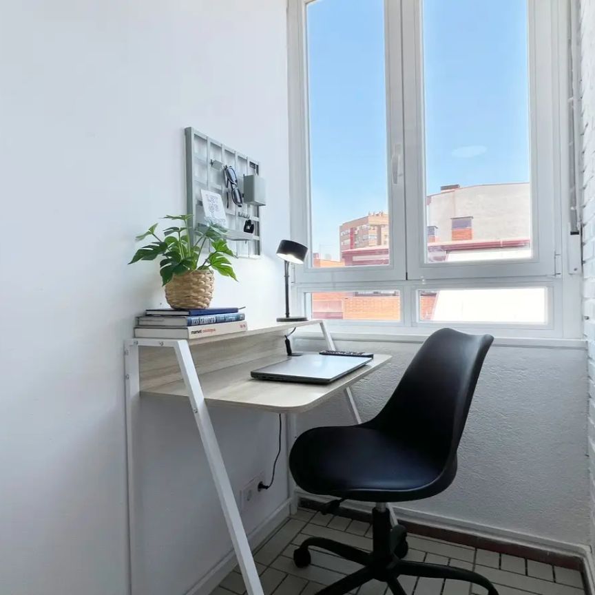 Room in a shared 6-bedroom apartment for rent in Fuente del Berro, all bills included, suitable for students and professionals - Foto 1