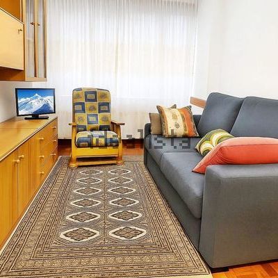 Alquiler de piso en Calle Vargas - Photo 1