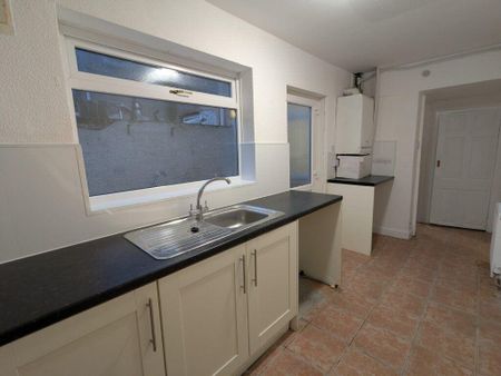 2 bedroom terraced house to rent - Photo 5