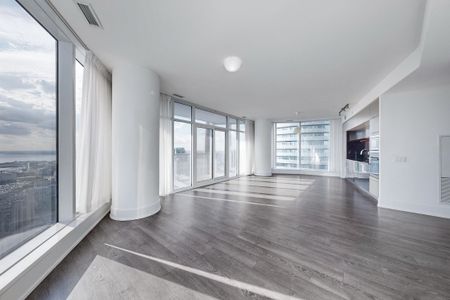 For Lease - 10 York Street Unit# 5510, Toronto, Ontario - Photo 3