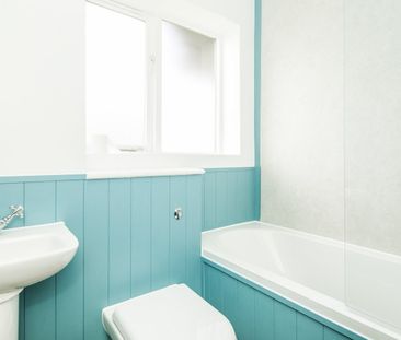 Flat to rent - Thicket Grove, London, SE20 - Photo 6