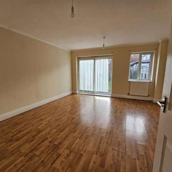 Church Hill, Loughton, IG10 - Photo 1