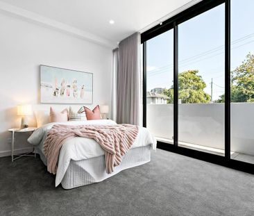 Brand-new home! - Photo 4