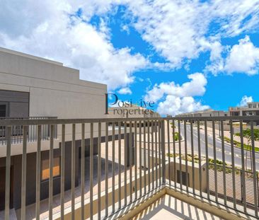 Landscaped unit | Close to Beach | Roof Access - Photo 5