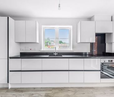 Owen Road, Godalming, Surrey, GU7 - Photo 6