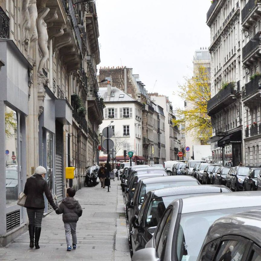 Logement à Paris, Location meublée - Photo 1