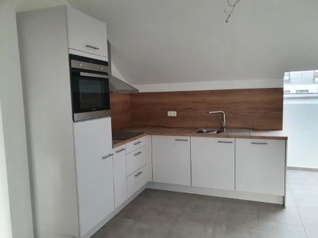 Zentrale Dachgeschosswohnung mit Charme und Stil – alle Bequemlichkeiten direkt vor der Tür - Foto 2