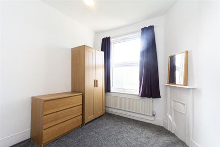 4 bedroom terraced house to rent - Photo 4