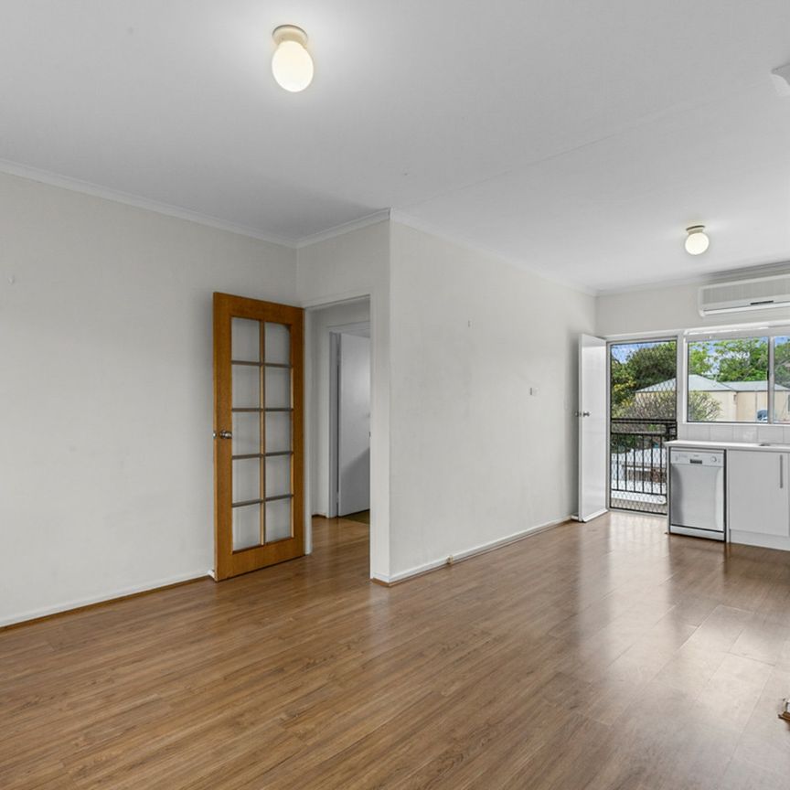 Light, Bright & Modern Low-Maintenance Unit Living - Photo 1