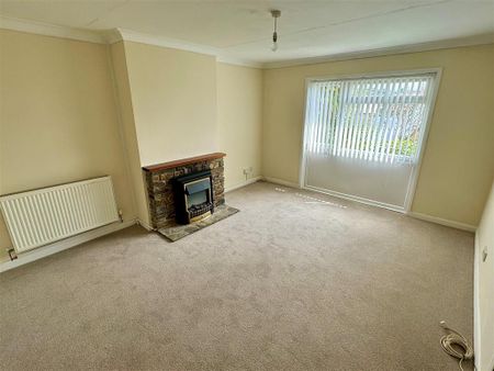 2 bedroom semi-detached bungalow to rent - Photo 2