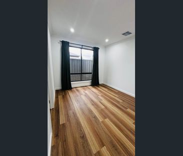 Modern & Spacious Near-New 4 Bedroom Home - Photo 3