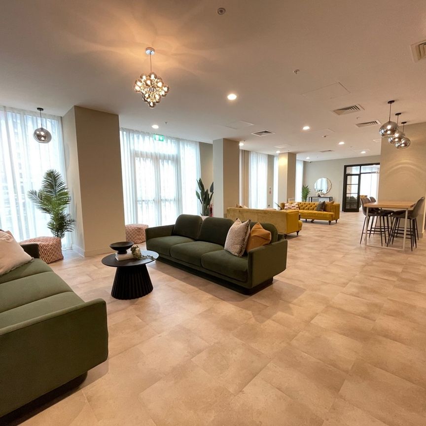 1 Bed Flat, Boulevard Plaza, B5 - Photo 1