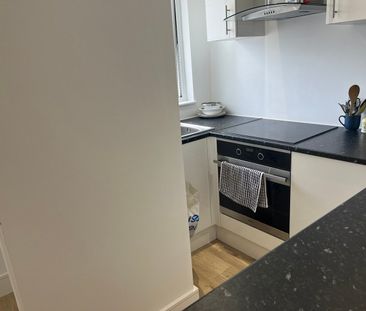Room in a Shared Flat, Midland Road, LU2 - Photo 5