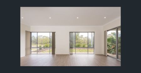 Modern and Spacious Family Home - Photo 3