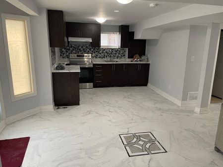 For Lease - 274 Oxbow Crescent Unit# Walk Out Basement, Mississauga, Ontario - Photo 3