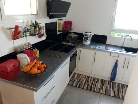 A LOUER - T3 MEUBLE - SAINT GILLES LES BAINS MONTROQUEFEUIL - Photo 5