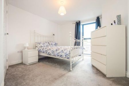 2 bedroom flat to rent - Photo 3