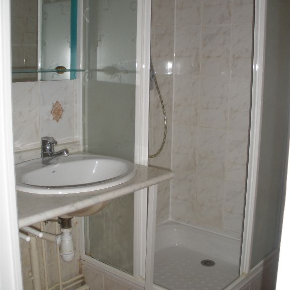 MAISON SPACIEUSE AVEC BEAU JARDIN - Photo 1