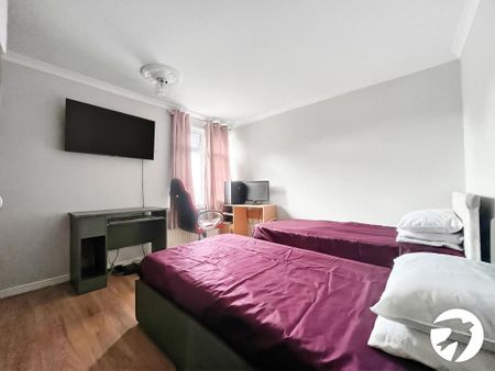 3 bedroom terraced house to rent - Photo 5