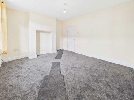 2 bedroom semi-detached house to rent - Photo 5