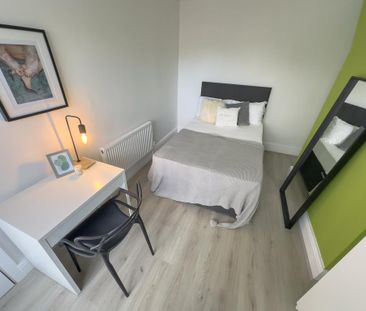 4 bedroom terraced house to rent - Photo 4