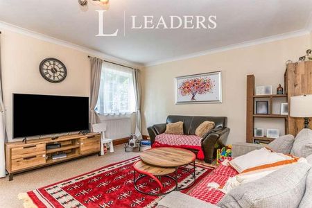 Ashley Park Road, Walton-on-thames, KT12 - Photo 4