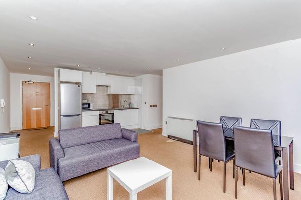 3 bedroom flat to rent - Photo 1