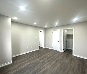 For Lease - 112 Golden Springs Drive, Brampton, Ontario - Photo 4