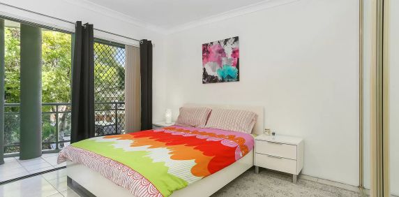 MGM MARTIN - THREE BEDROOM APARTMENT - Photo 2