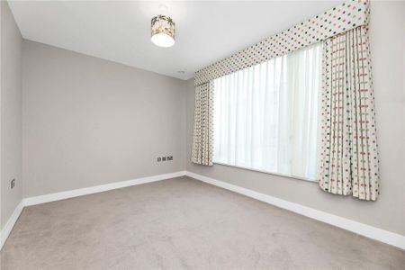 4 bedroom terraced house to rent - Photo 4