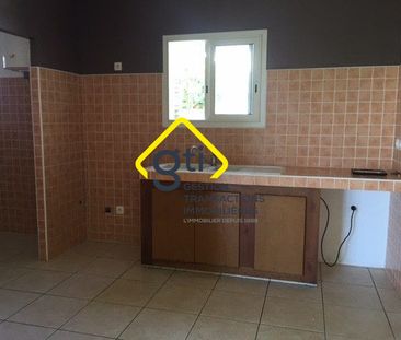 Location Maison 4 pièces 89m² ST ANDRE 97440 - Photo 2