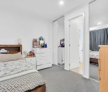 “Hi, I’m Your Easy, Modern Living in a Great Spot” - Photo 4