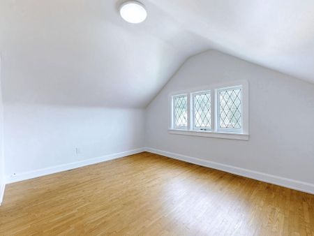 For Lease - 668 Scarlett Road, Toronto, Ontario - Photo 4