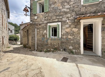Maison de charme rénovée T4 de 80 m² à Bastelica - Photo 5
